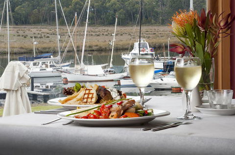 Kermandie Hotel & Marina - Stays Accommodation 3