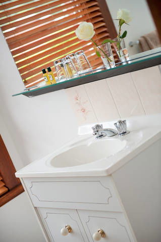 Kermandie Hotel & Marina - Stays Accommodation 4