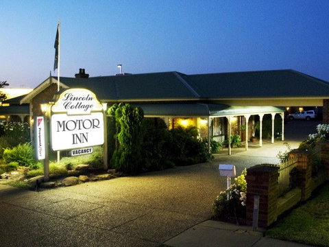 Lincoln Cottage Motor Inn - Stayed 1