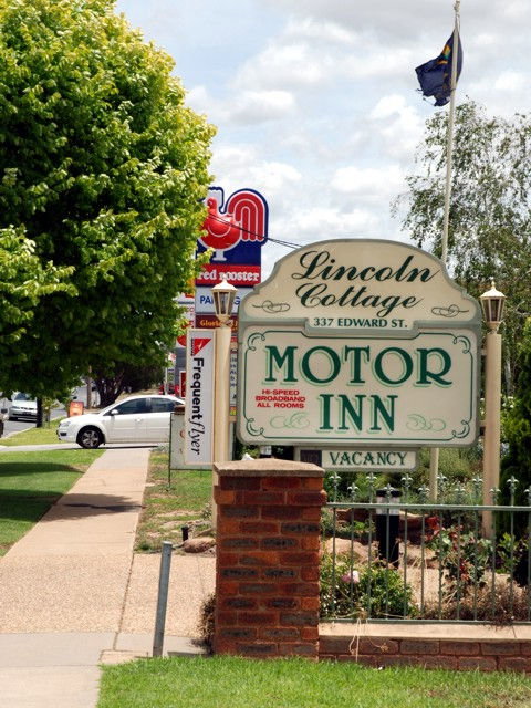 Lincoln Cottage Motor Inn - Stayed 2