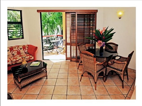 Martinique On Macrossan - Stayed 2