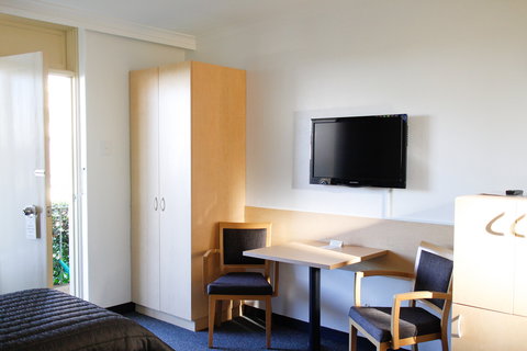 Mid City Motor Inn - Stayed 0