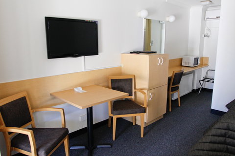 Mid City Motor Inn - Stayed 8