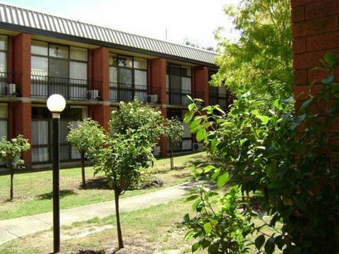 Moe Motor Inn - Stays Accommodation 2