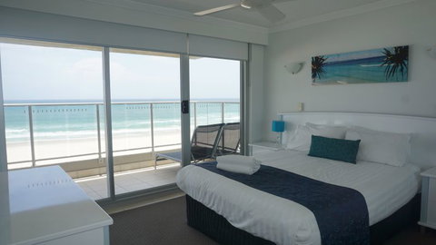 Pacific Surf Absolute Beachfront Apartments - Stayed 5