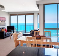 Pacific Views Resort - Main Beach - Stayed