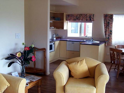 Poinciana Cottages - Stays Accommodation 0