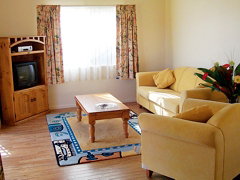 Poinciana Cottages - Stays Accommodation 2