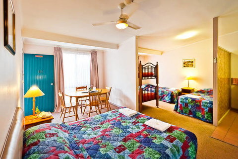 Premier Motor Inn - Stayed 7