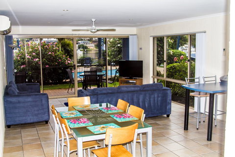 Sails Luxury Apartments - Stayed 9