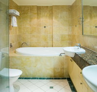 Sea Change Beachfront Apartments - Stayed