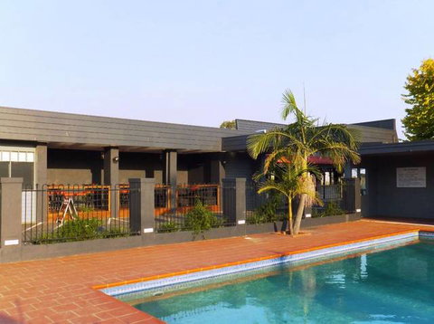 Sunshine Motor Inn - Stays Accommodation 14