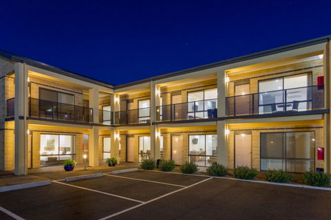 The Bay Motel - Safety Beach - Stays Accommodation 21