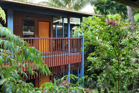 Airlie Beach Magnums Backpackers - Stays Accommodation 3