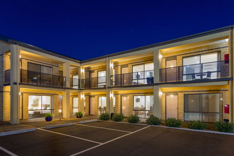 The Bay Motel - Safety Beach - Stays Accommodation 0