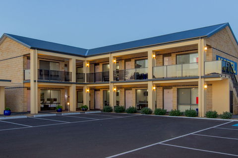 The Bay Motel - Safety Beach - Stays Accommodation 13