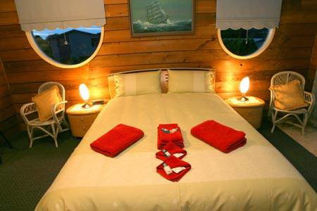 The Black Dolphin - Stayed 5