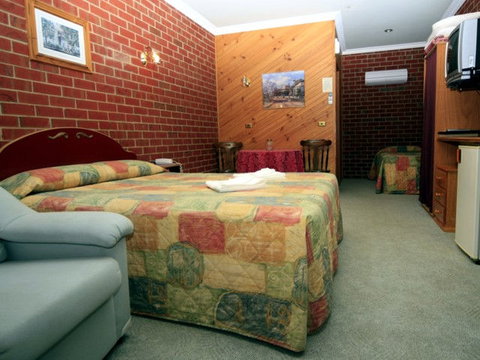 The Elms Motor Inn - Stayed 2