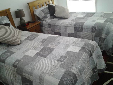 The Pommy Tree Bed & Breakfast - Stays Accommodation 1