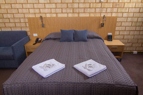 The View On Hannans - Stayed 7