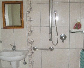 Bromeliad Bed And Breakfast - Stays Accommodation 1