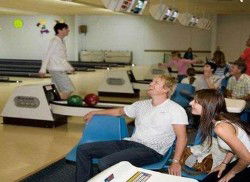 Rosebud Tenpin Bowl - Stays Accommodation 3