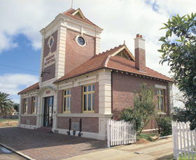Merredin Town Hall - Stays Accommodation 0