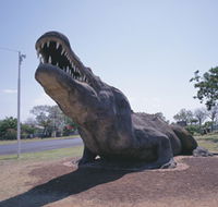 Crocodile Statue - Stayed