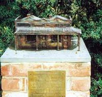 Sculpture Of Beetaloo Reservoir Hotel - Stayed