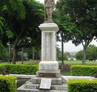 Mowbray Park and East Brisbane War Memorial - Stayed