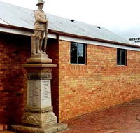 Westbrook War Memorial - Stayed