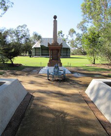 Mitchell War Memorial - Stayed 0