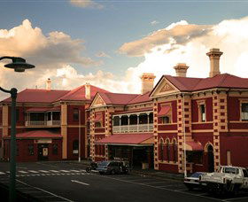 Historic Walk Through Mort Estate - Stayed 0