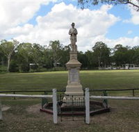 Apple Tree Creek War Memorial - Stayed