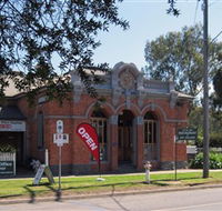 Old Post Office Seymour - Fine Art Gallery  Licensed Restaurant - Stayed