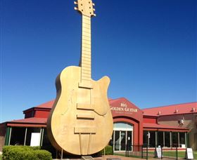 Big Golden Guitar Tourist Centre - Stayed 1
