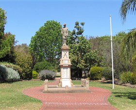 Greenmount War Memorial - Stayed 0