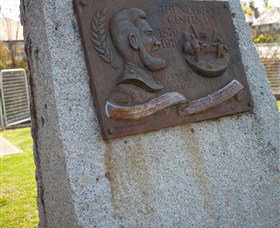 Thunderbolt's Statue And Constable Walker Memorial - Stayed 0