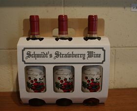 Schmidts Strawberry Winery - Stayed 4