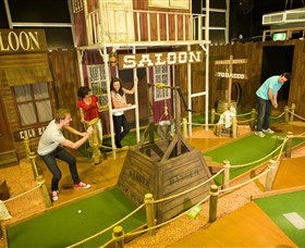 Mega Mini Golf - Stayed 0