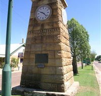 Major Mitchell Memorial - Stayed