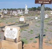 Blackall Cemetery - Stayed