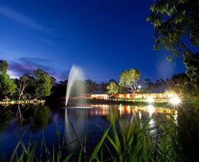 Savannah Visitor Plaza, Taronga Western Plains Zoo Dubbo - Stayed 3