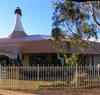 McFeeters Motor Museum and Visitor Information Centre - Stayed