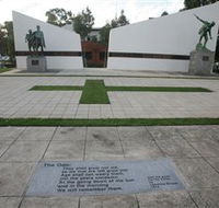 Shepparton Cenotaph - Stayed