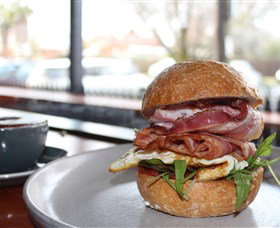 Byng Street Local Store - Stayed 5