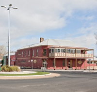 Kellys Rugby Hotel and Bottle Shop - Stayed