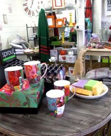 The Famous Tinonee Cafe And Gift Shop - Stayed 0