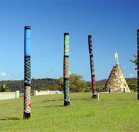 Maclean Tartan Power Poles - Stayed