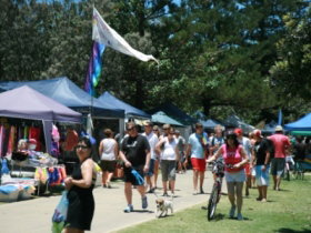 Broadbeach Art And Craft Markets - Stayed 0